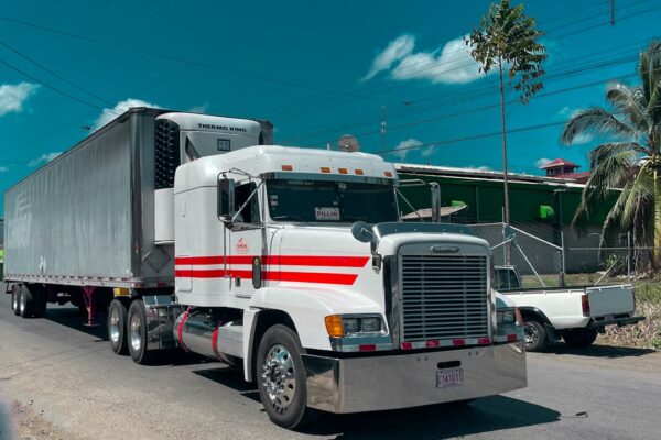 Your Road to Coverage: Affordable Commercial Truck Insurance Options